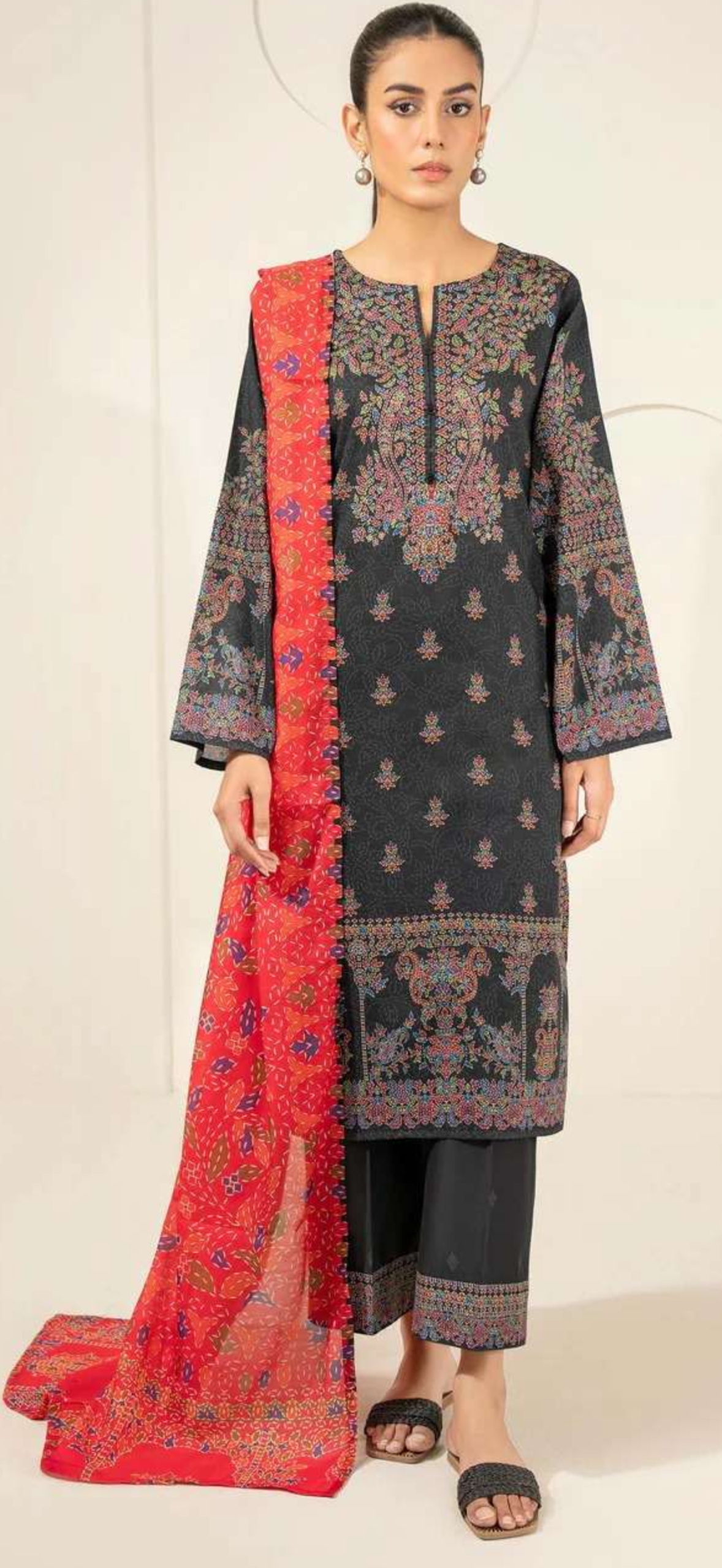 IMG_5102 Trendy Limelight Lawn Collection – Comfortable & Elegant Pakistani Outfit - Image 1